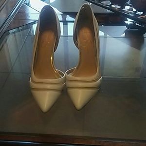 Very elegant white heel wear just one time